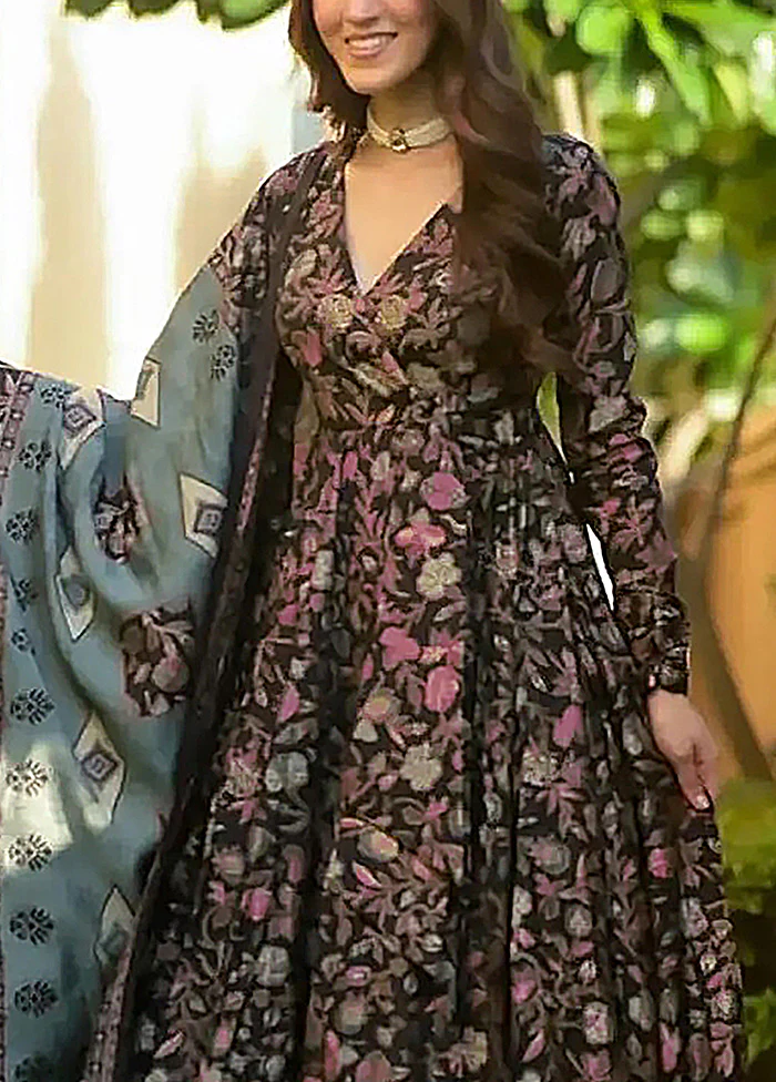3 Pc Black Readymade Silk Suit Set - Image 3