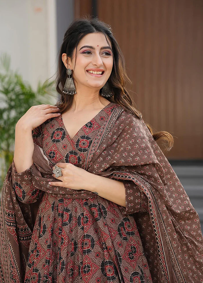 3 Pc Brown Readymade Silk Dupatta Suit Set - Image 2