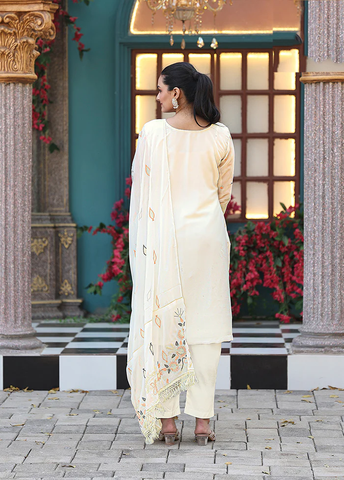 3 Pc Cream Georgette Suit Set - Image 3