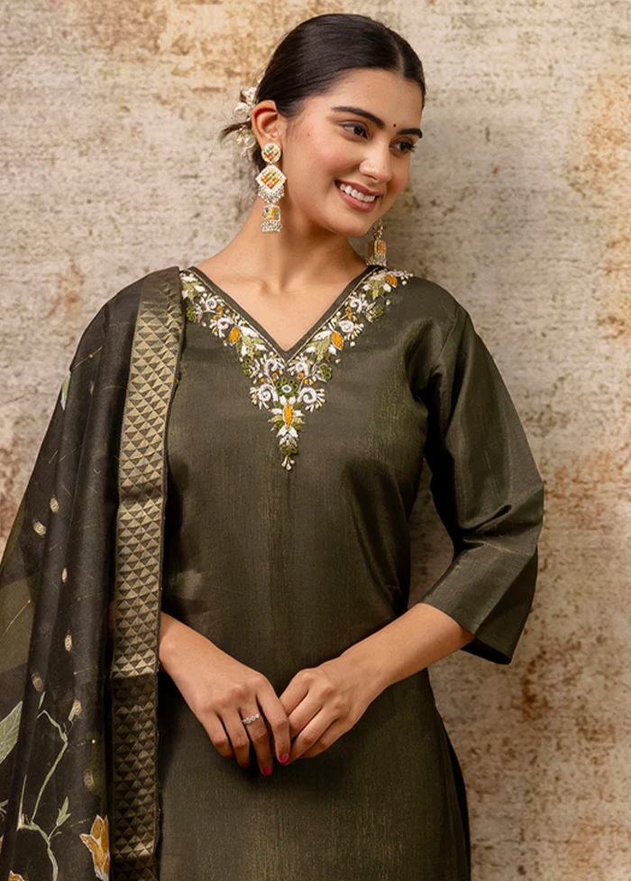 3 Pc Green Readymade Silk Dupatta Suit Set - Image 2