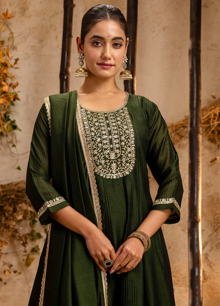 3 Pc Green Readymade Silk Dupatta Suit Set - Image 2