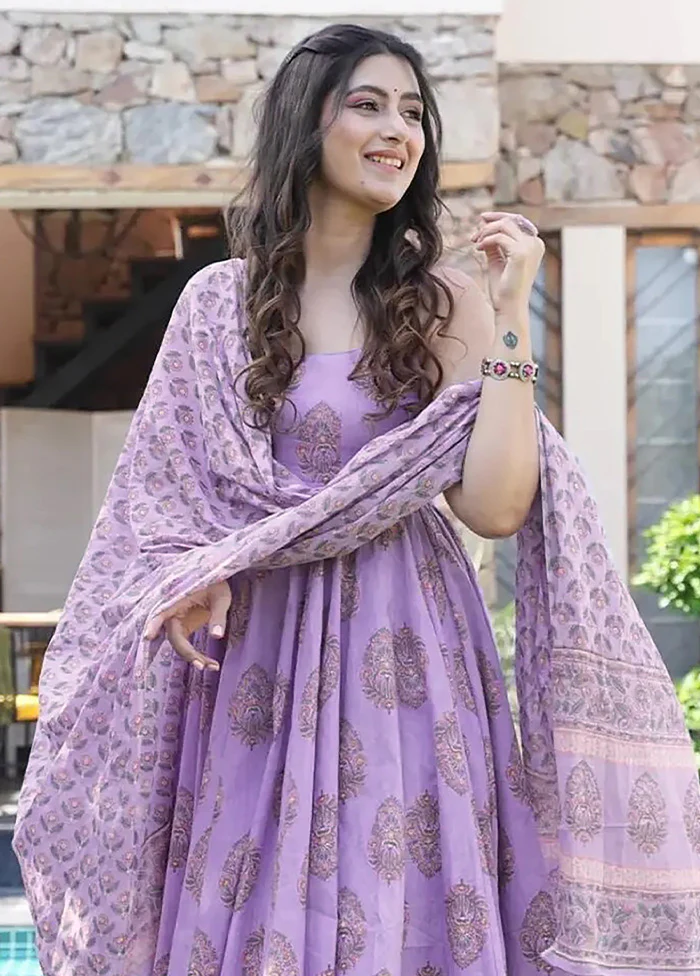 3 Pc Lavender Readymade Silk Suit Set - Image 2