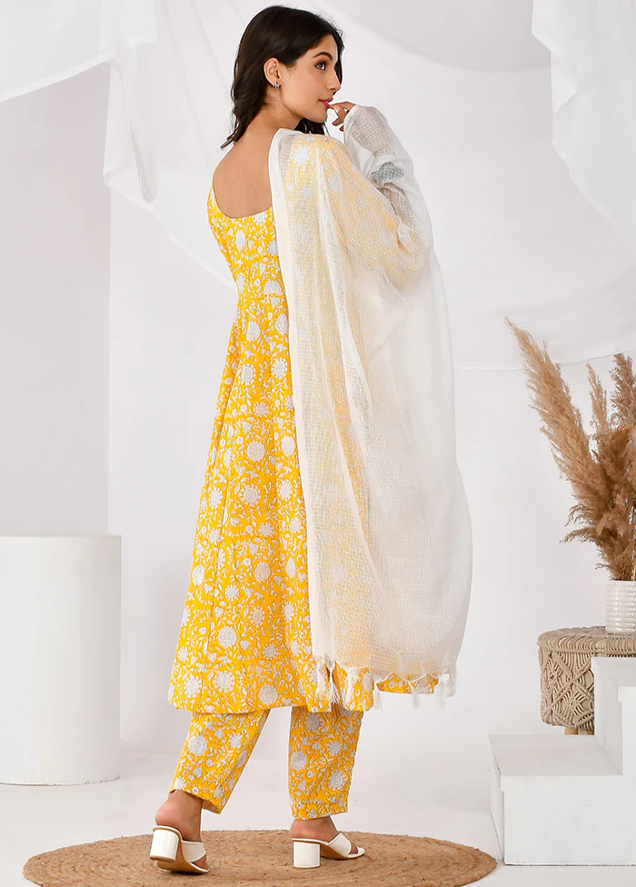 3 Pc Yellow Cotton Printed Suit Set - Image 2