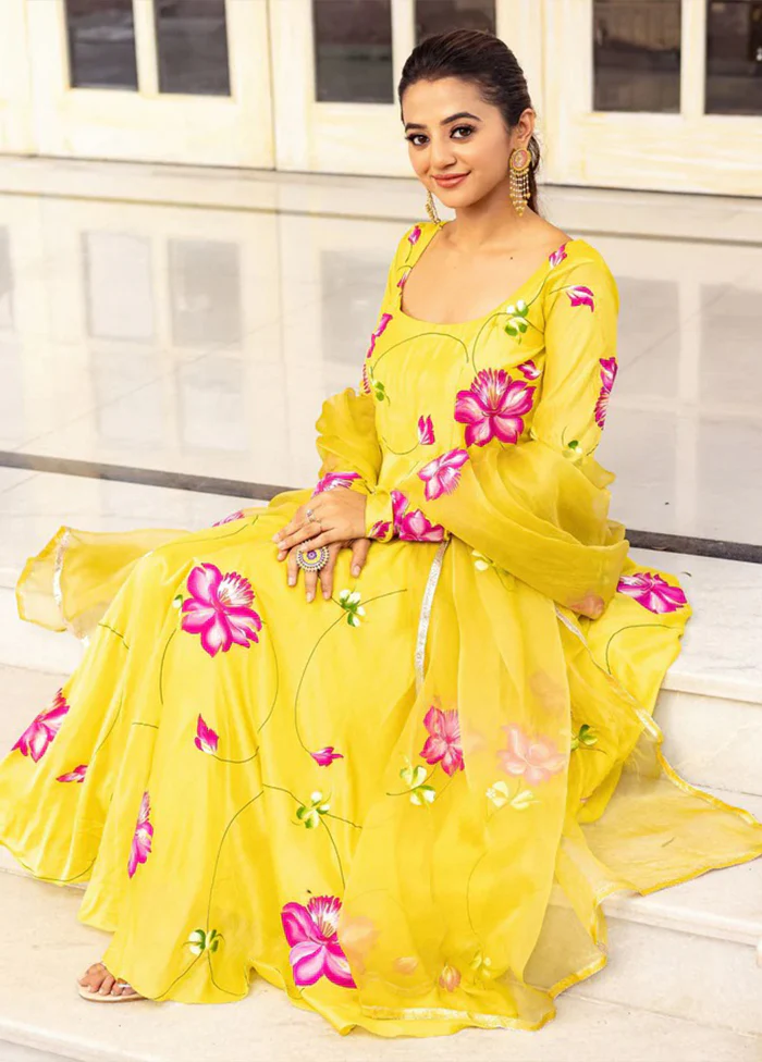 3 Pc Yellow Georgette Suit Set - Image 2