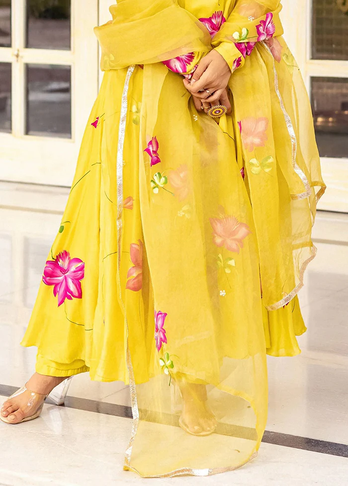 3 Pc Yellow Georgette Suit Set - Image 3