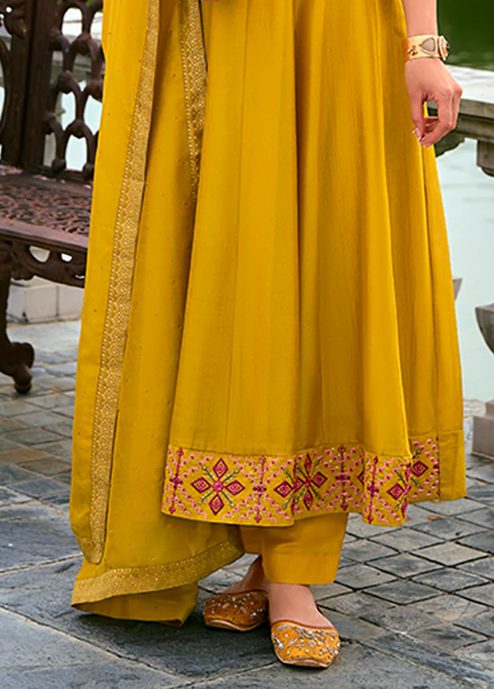 3 Pc Yellow Silk Suit Set - Image 3