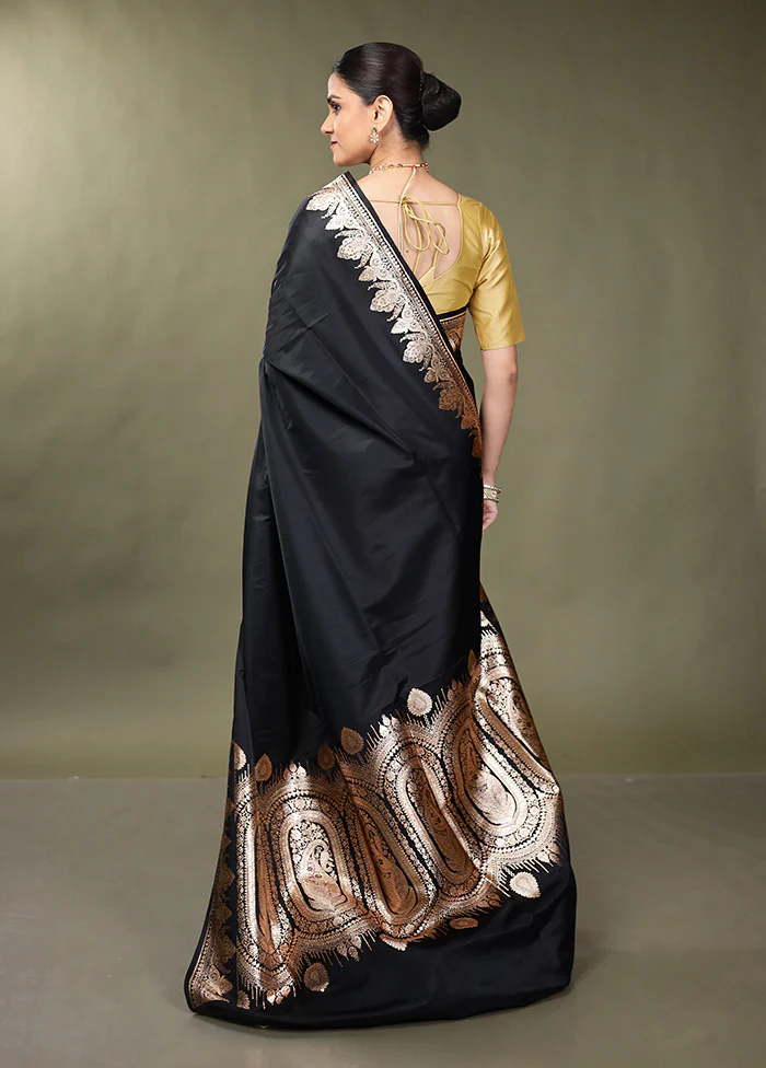 Black Banarasi Silk Saree With Blouse Piece - Image 3