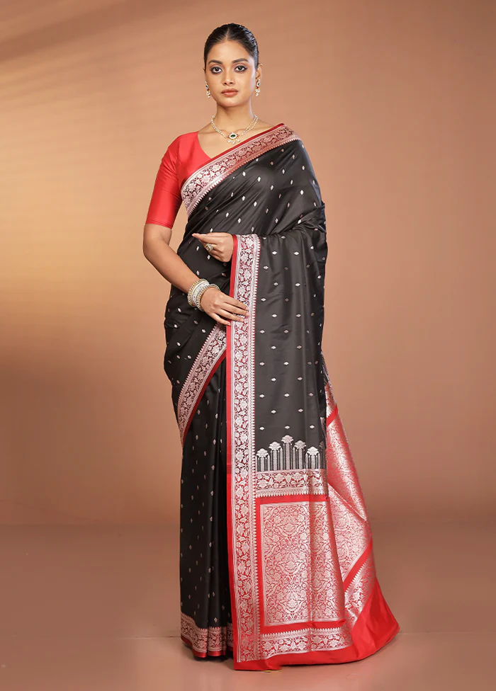 Black Banarasi Silk Saree With Blouse Piece - Image 2