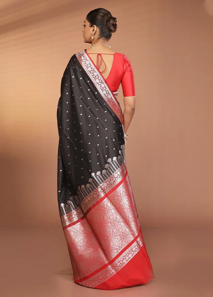 Black Banarasi Silk Saree With Blouse Piece - Image 3