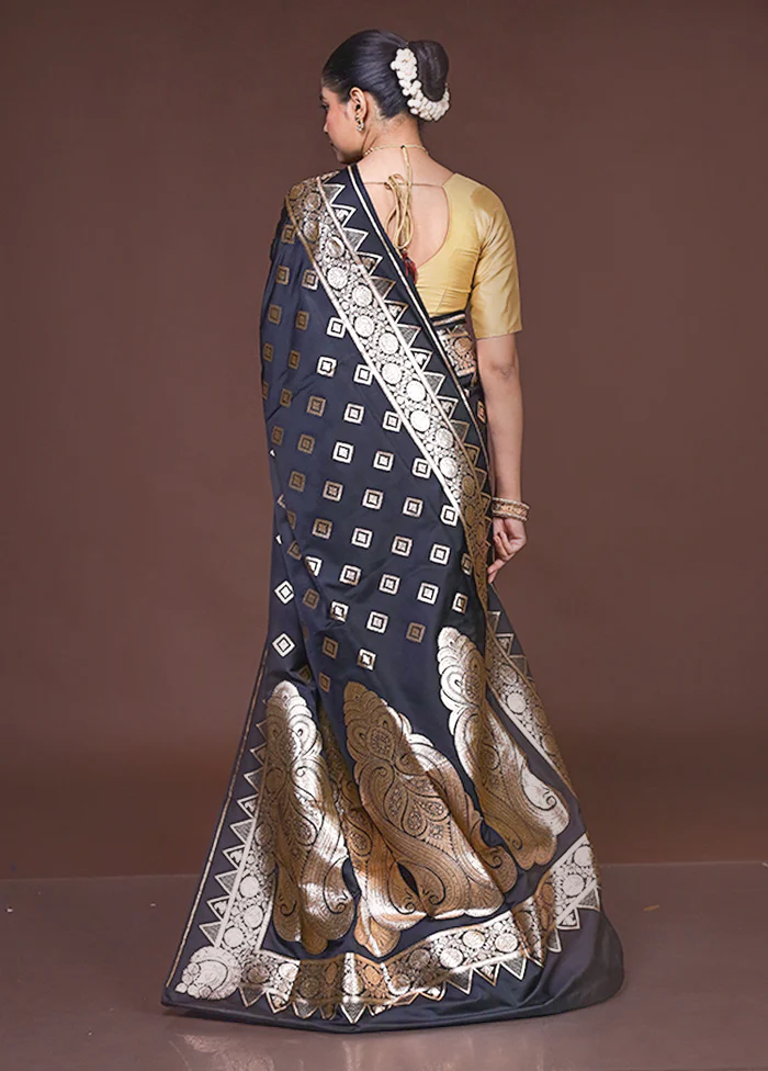 Black Banarasi Silk Saree With Blouse Piece - Image 3