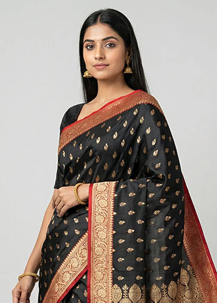 Black Banarasi Silk Saree With Blouse Piece - Image 2