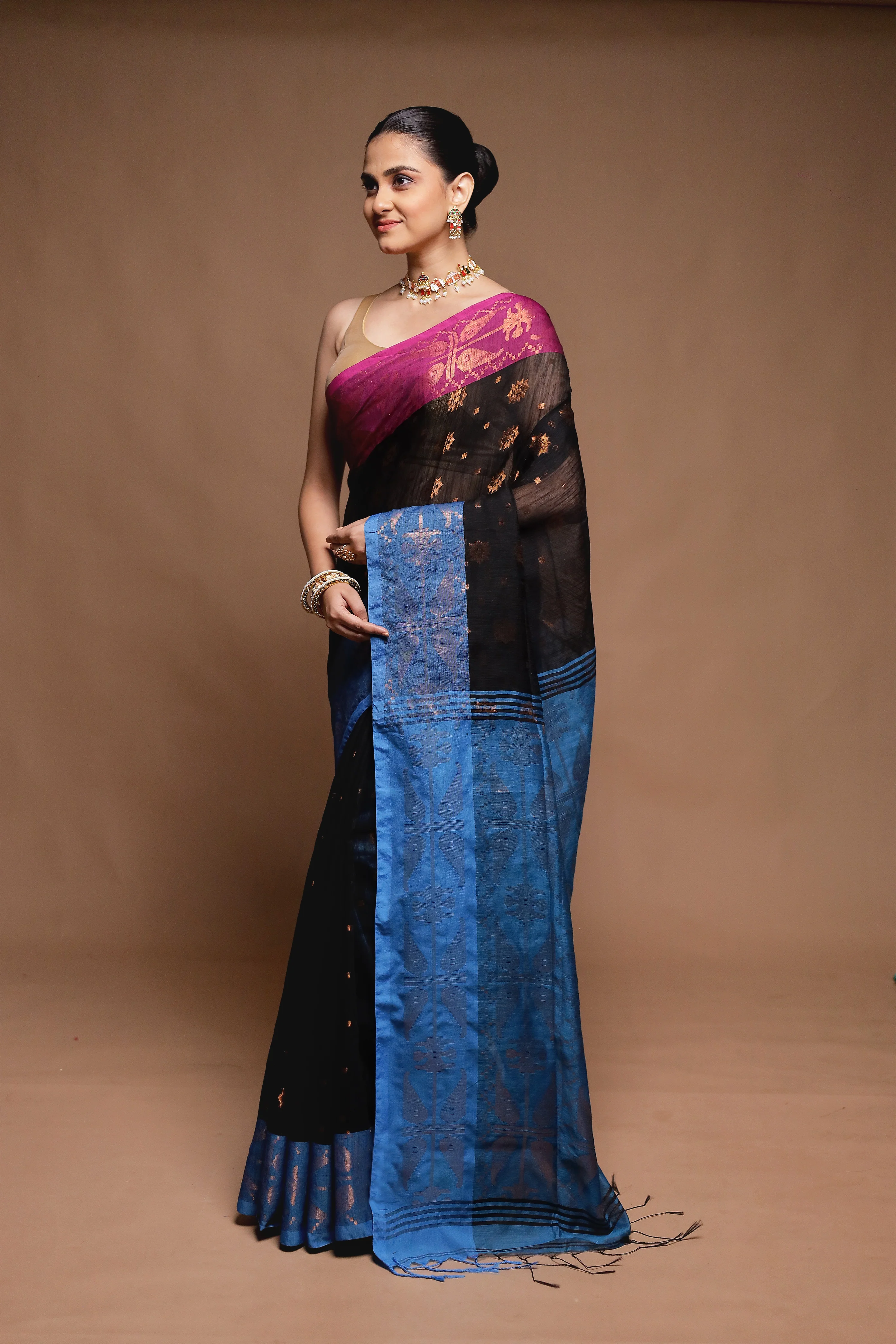 Black Cotton Saree With Blouse Piece - Image 4