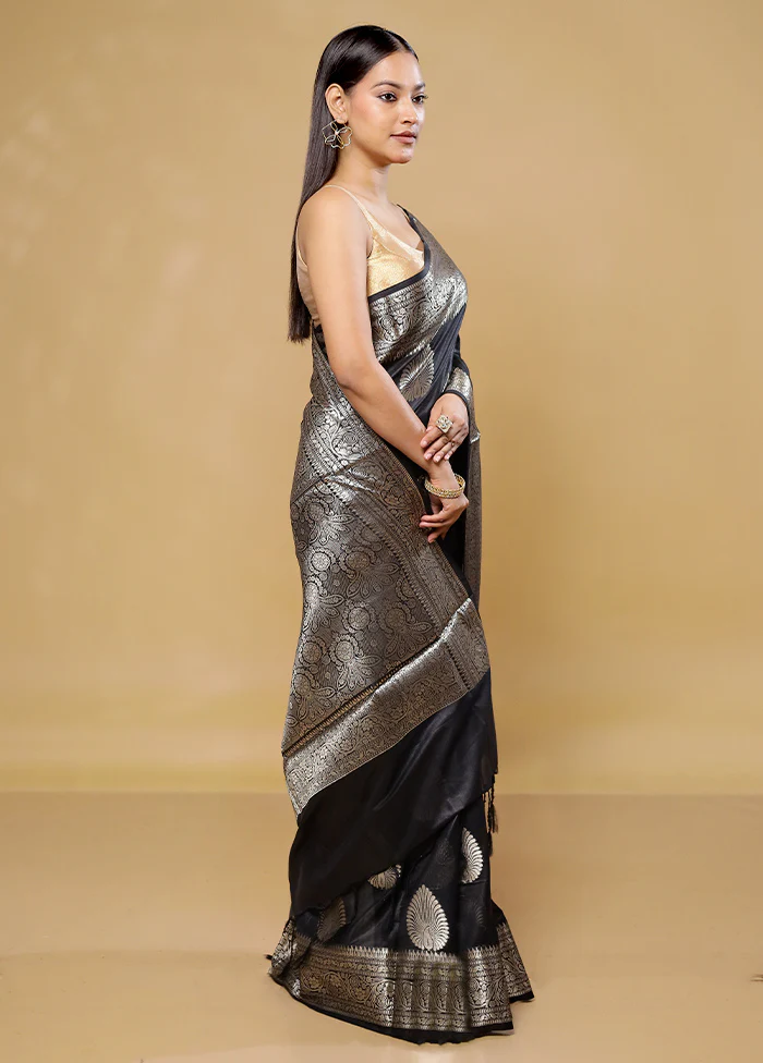 Black Cotton Saree With Blouse Piece - Image 4