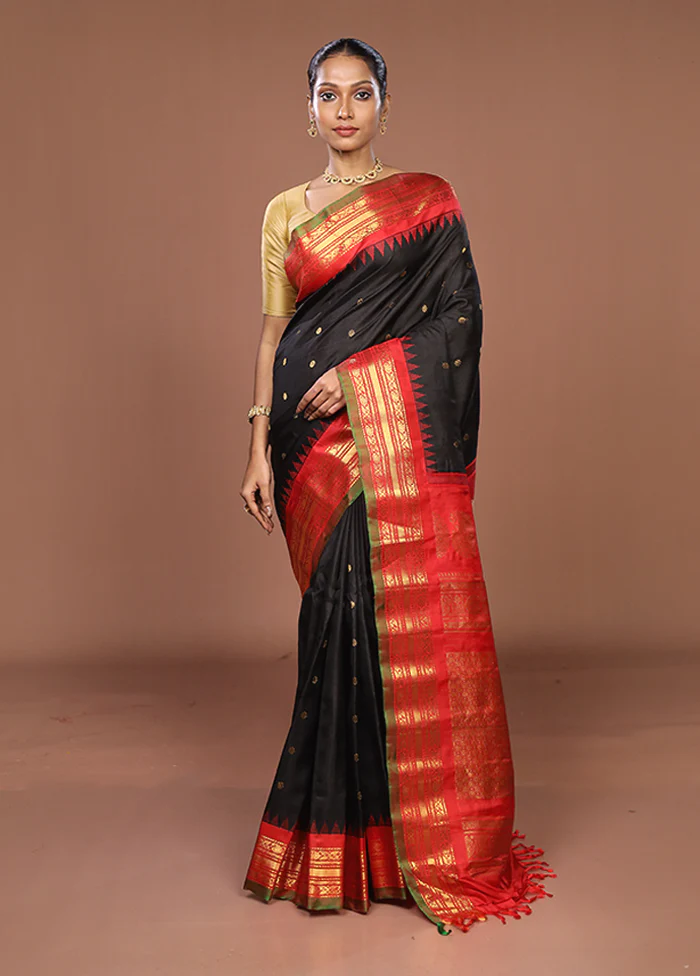 Black Gadwal Pure Silk Saree Without Blouse Piece - Image 2