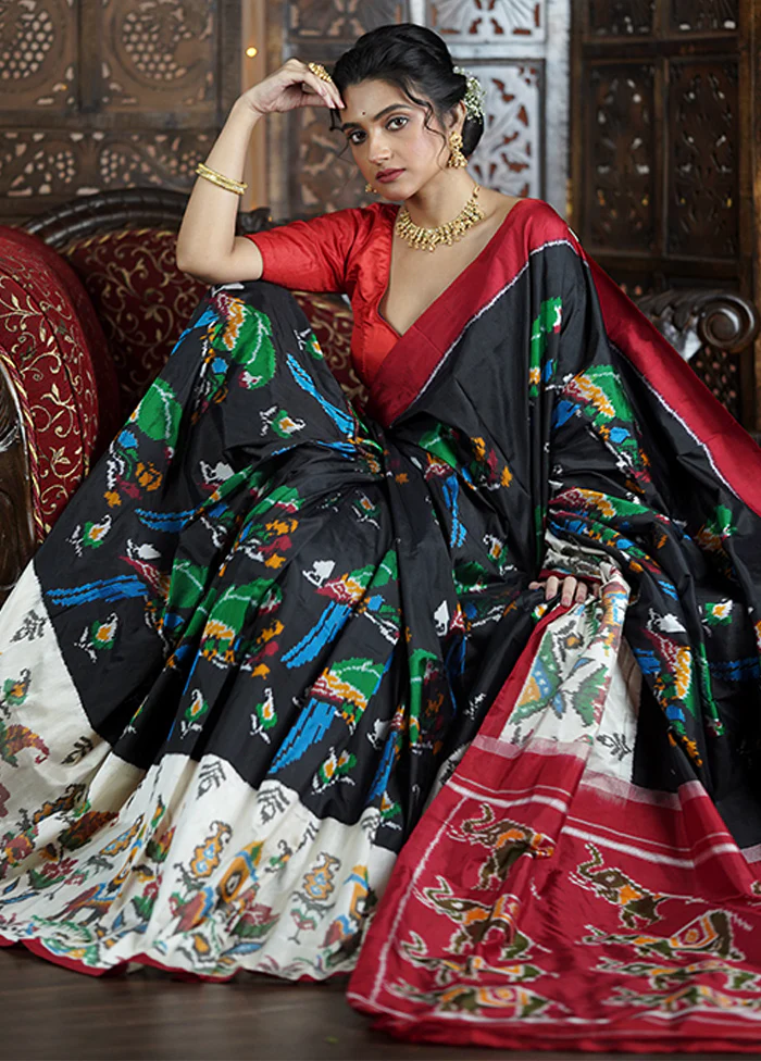 Black Handloom Ikkat Pure Silk Saree With Blouse Piece - Image 2