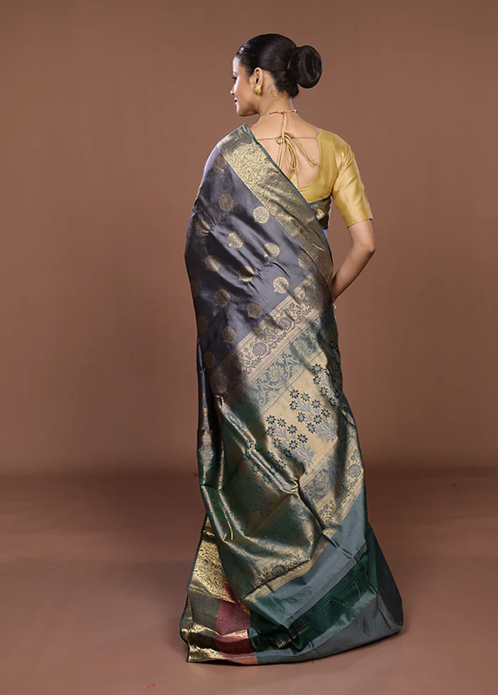Black Handloom Kanjivaram Pure Silk Saree With Blouse Piece - Image 3
