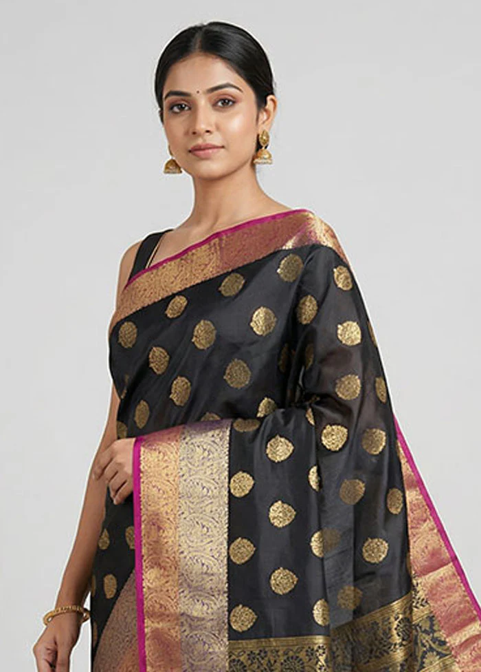 Black Handloom Kanjivaram Pure Silk Saree With Blouse Piece - Image 2
