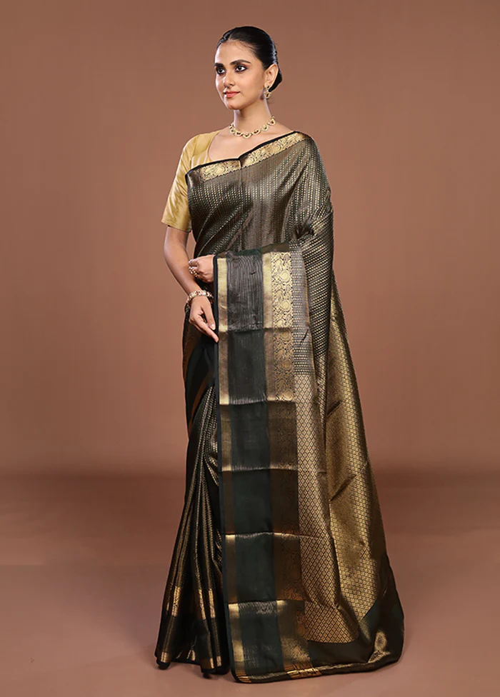 Black Handloom Kanjivaram Pure Silk Saree With Blouse Piece - Image 4