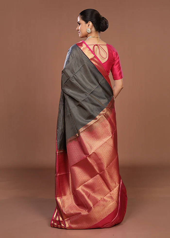 Black Handloom Kanjivaram Pure Silk Saree With Blouse Piece - Image 3