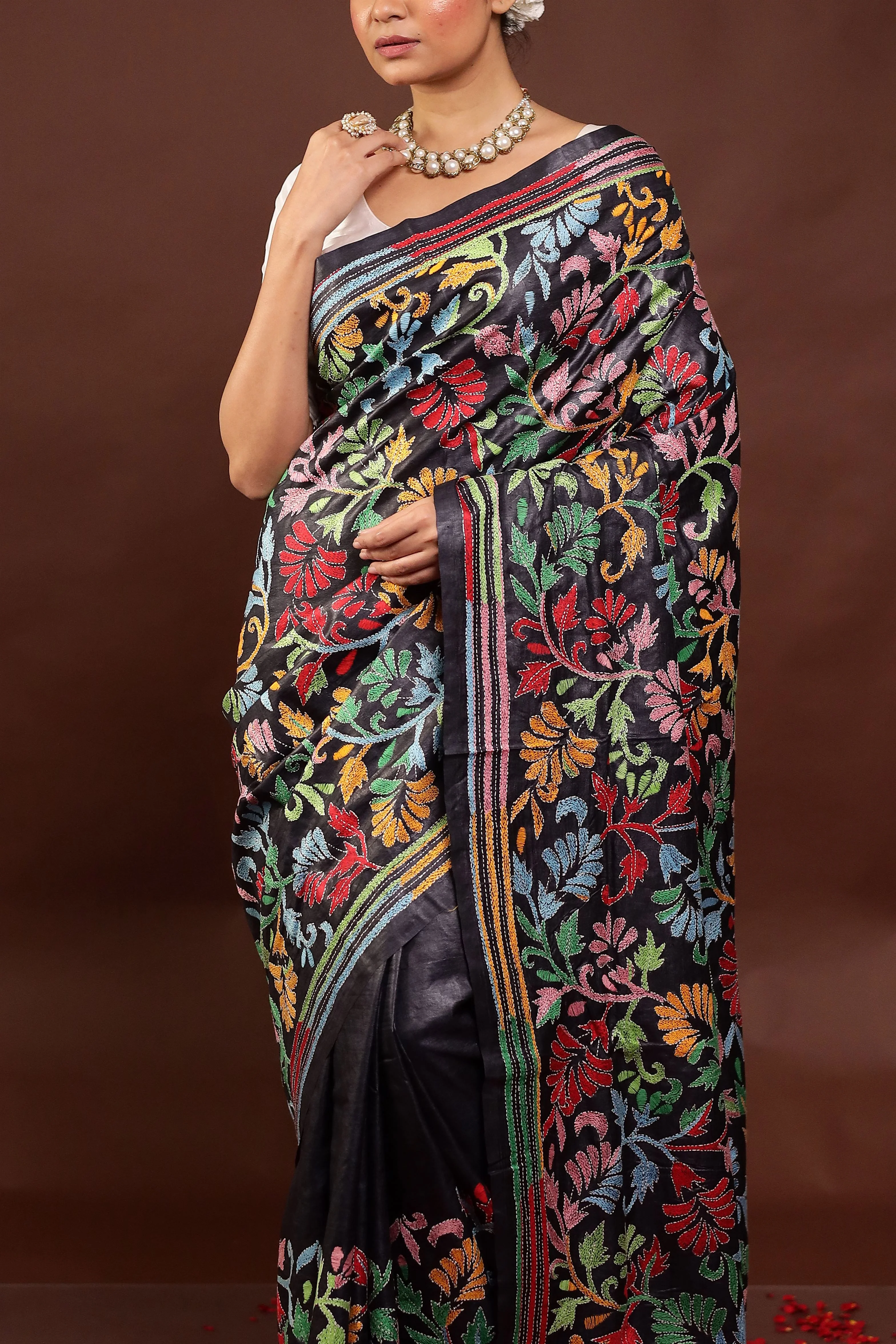 Black Handloom Kantha Stitch Pure Silk Saree With Blouse Piece - Image 5
