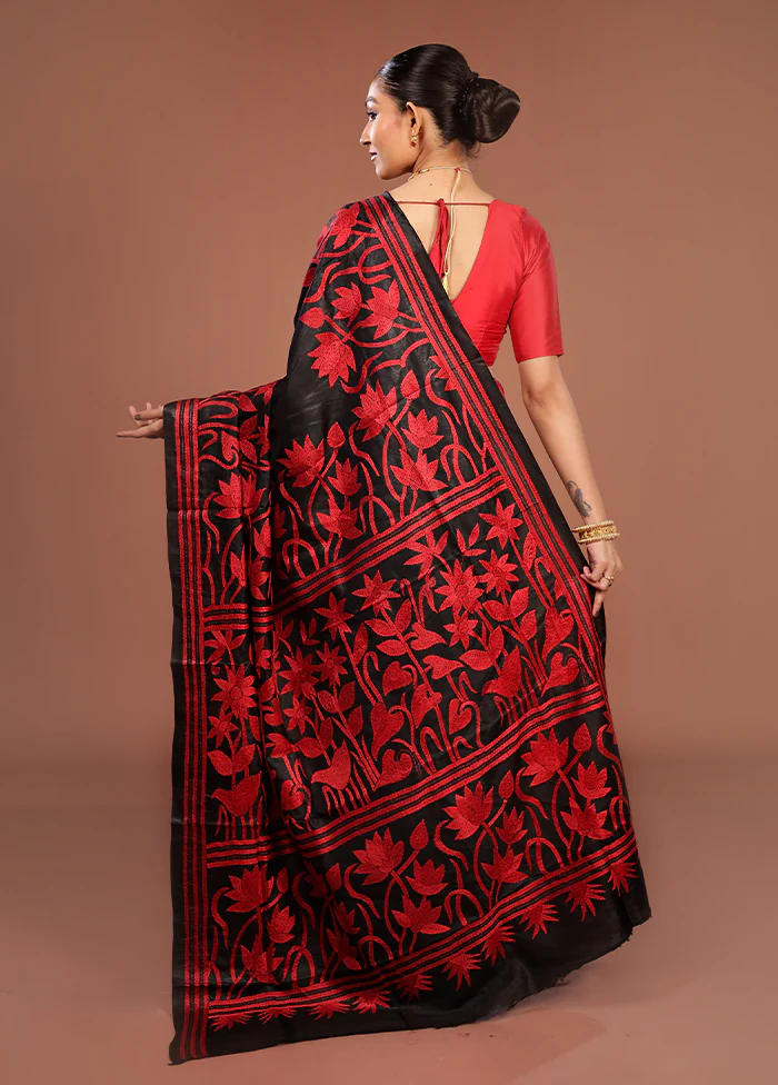 Black Handloom Kantha Stitch Pure Silk Saree With Blouse Piece - Image 3