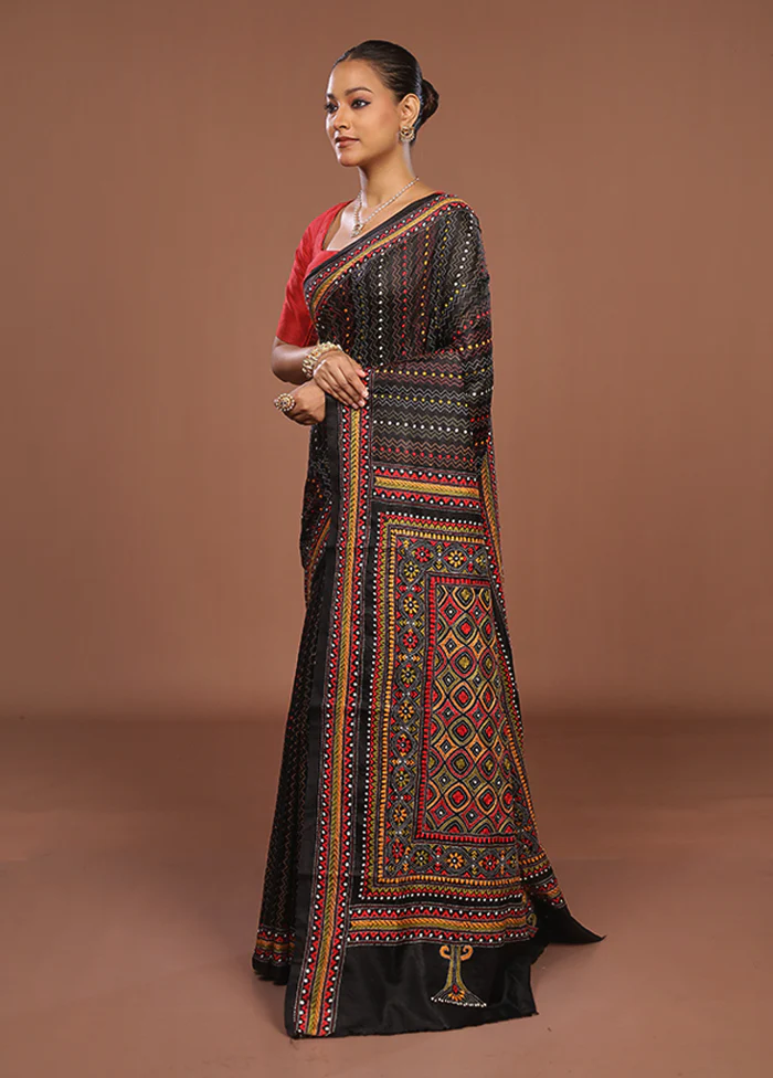 Black Handloom Kantha Stitch Pure Silk Saree With Blouse Piece - Image 4