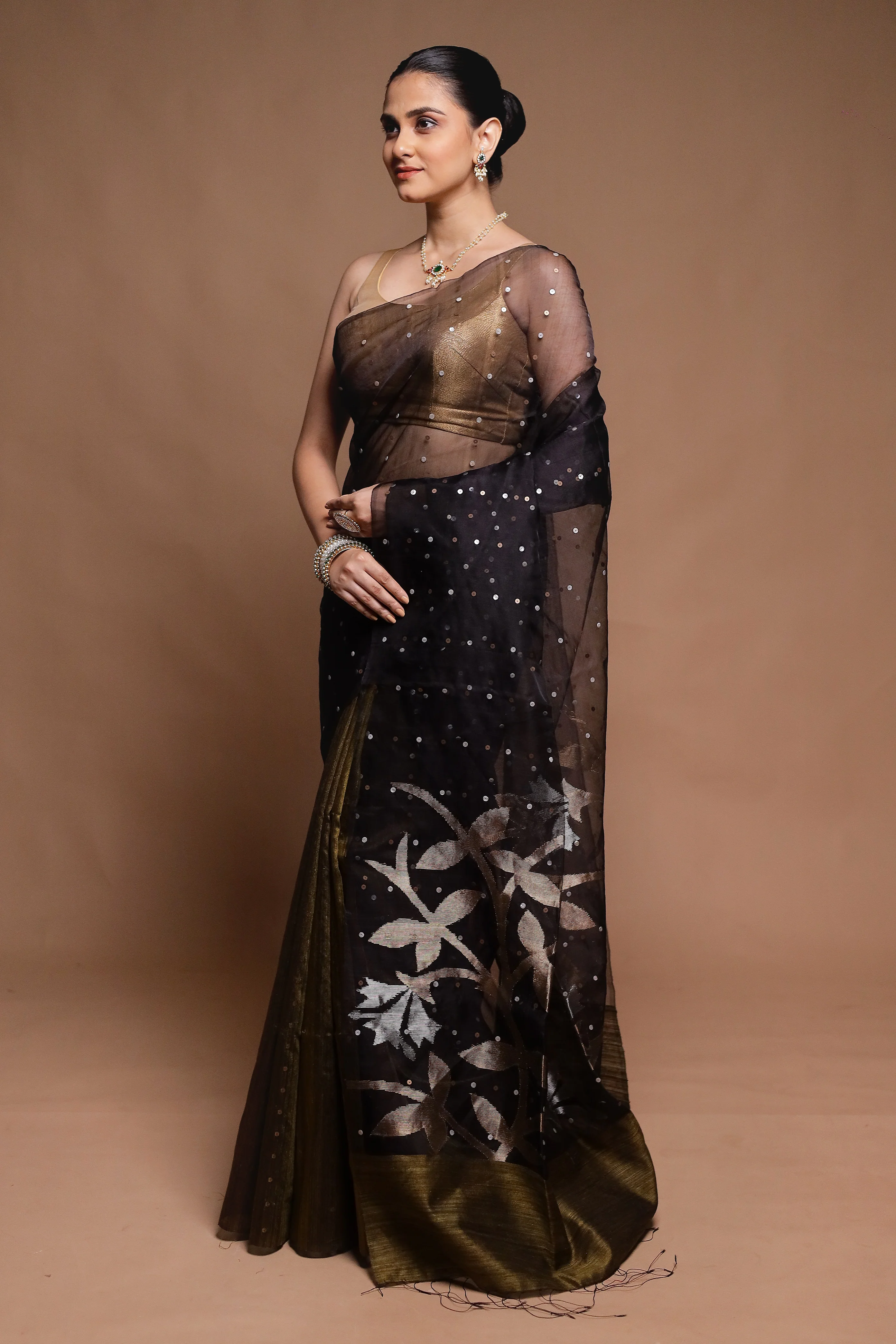 Black Handloom Matka Pure Silk Saree With Blouse Piece - Image 4