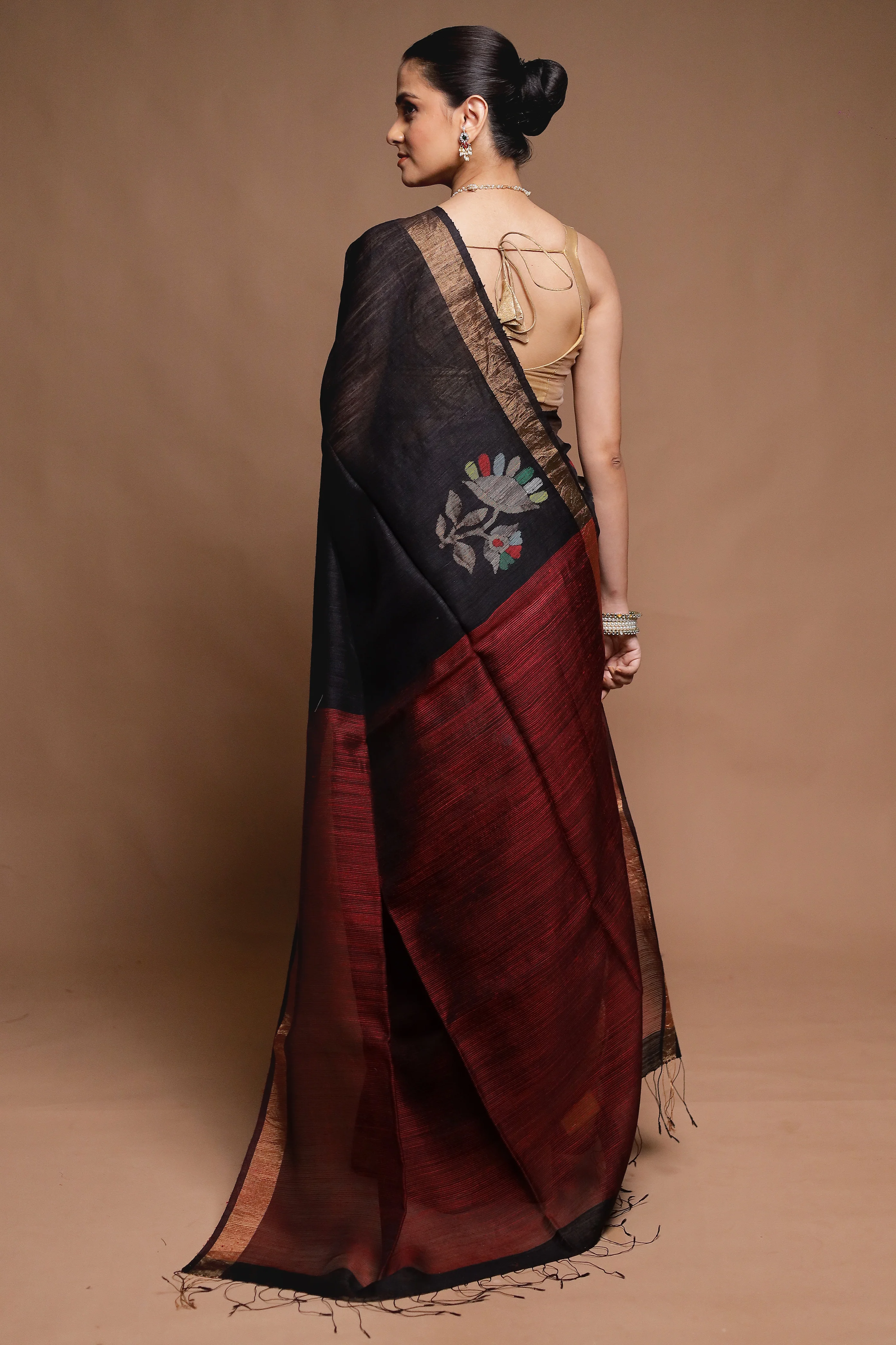 Black Handloom Matka Pure Silk Saree With Blouse Piece - Image 3