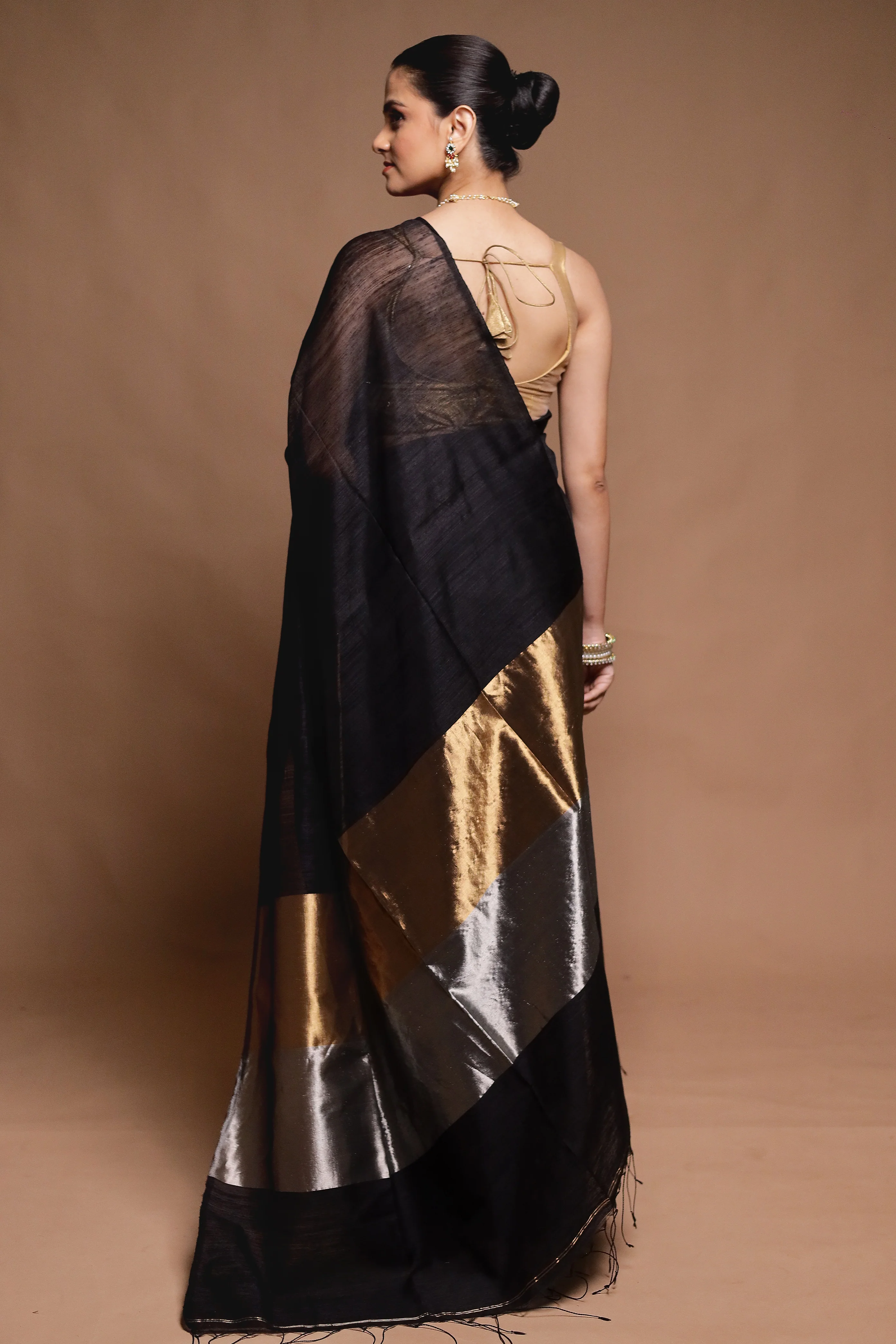 Black Handloom Matka Pure Silk Saree With Blouse Piece - Image 3