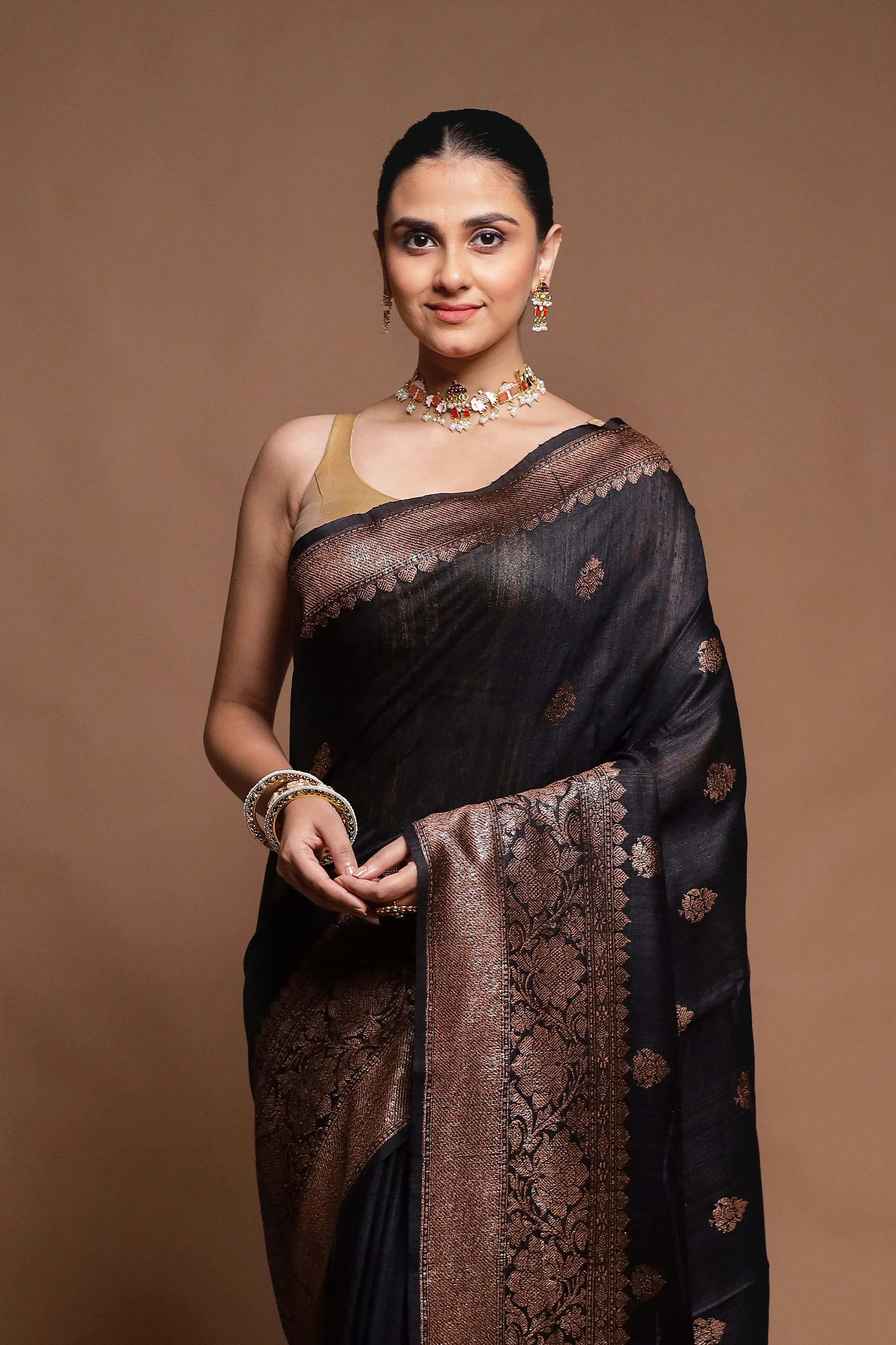 Black Handloom Tussar Pure Silk Saree With Blouse Piece - Image 2