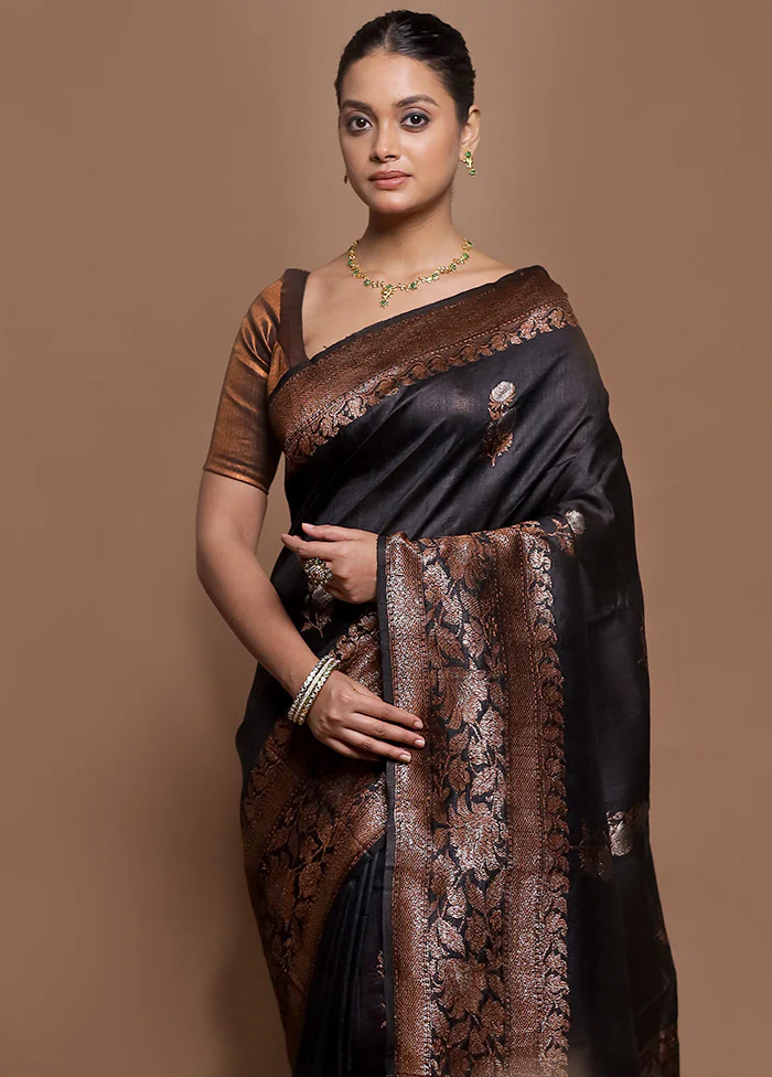 Black Handloom Tussar Pure Silk Saree With Blouse Piece - Image 2