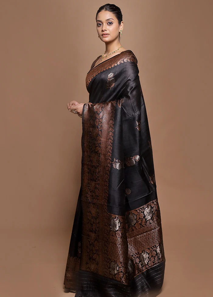Black Handloom Tussar Pure Silk Saree With Blouse Piece - Image 4