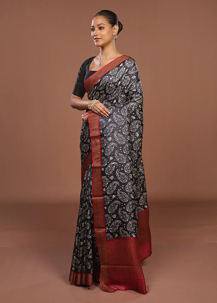 Black Handloom Tussar Pure Silk Saree With Blouse Piece - Image 4