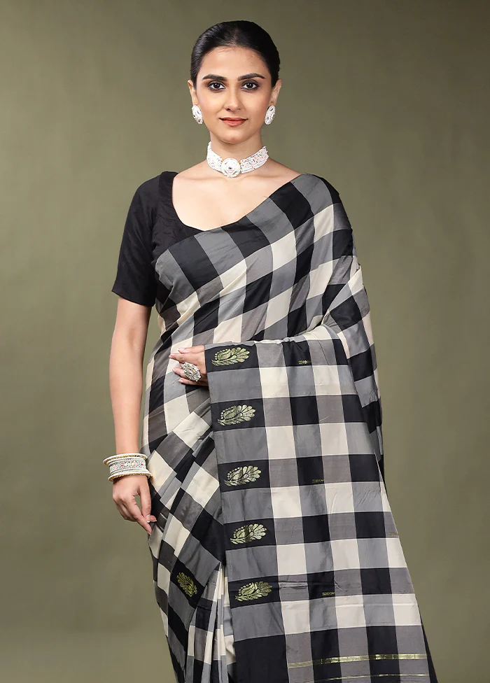Black Kanjivaram Silk Saree With Blouse Piece