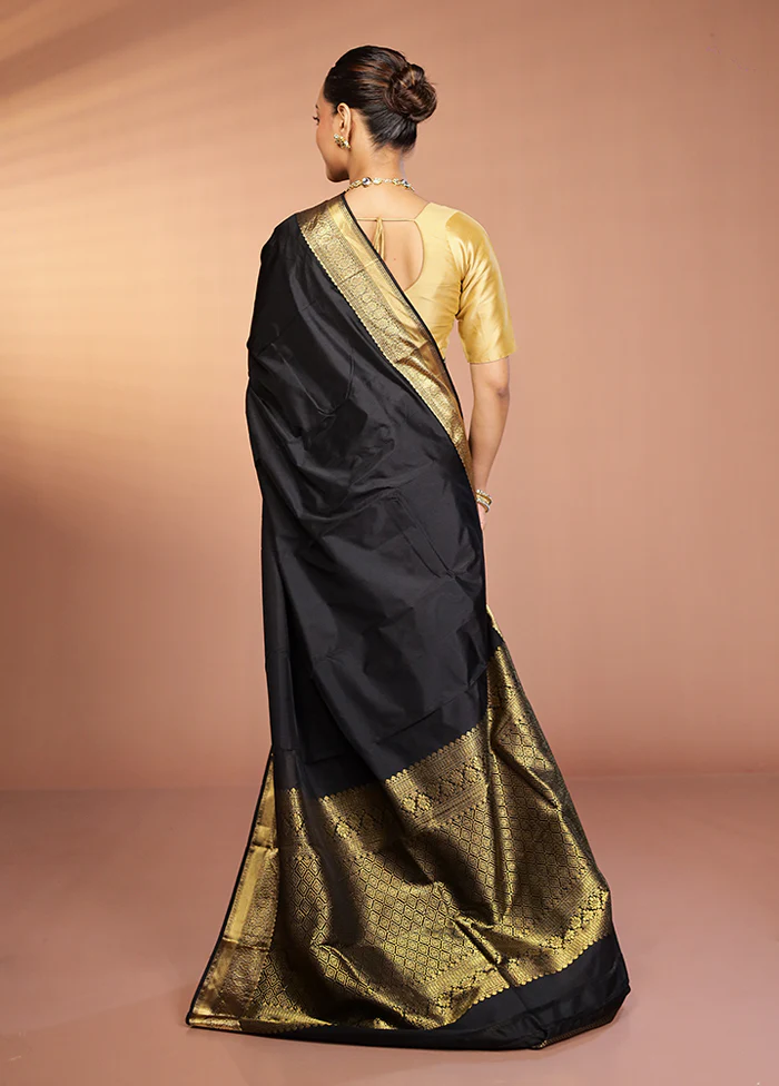 Black Kanjivaram Silk Saree With Blouse Piece - Image 3