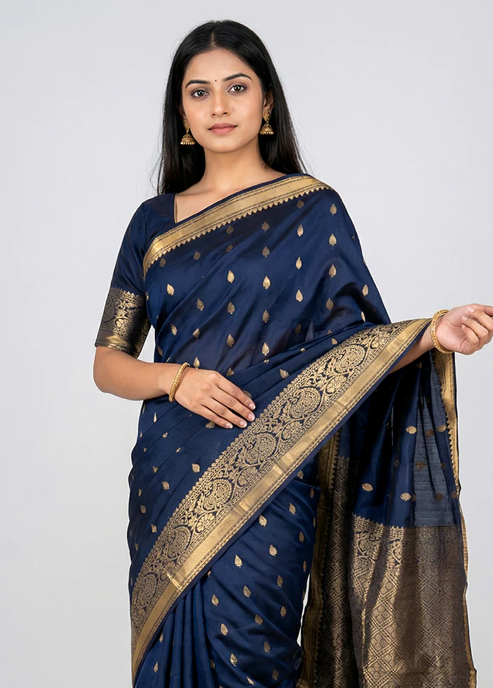 Black Kanjivaram Silk Saree With Blouse Piece - Image 2