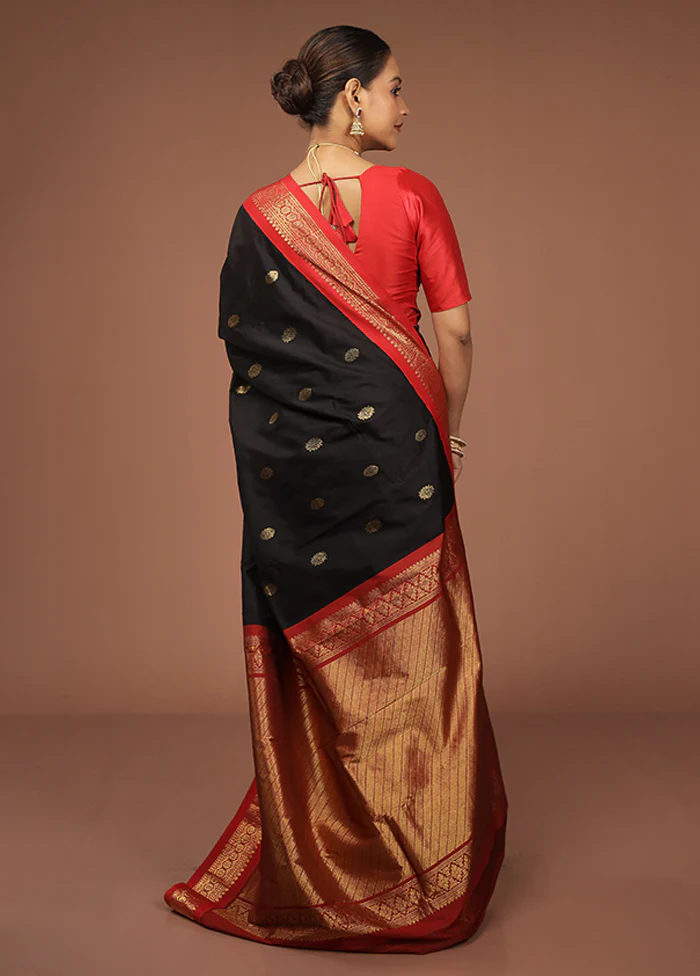 Black Kanjivaram Silk Saree With Blouse Piece - Image 3