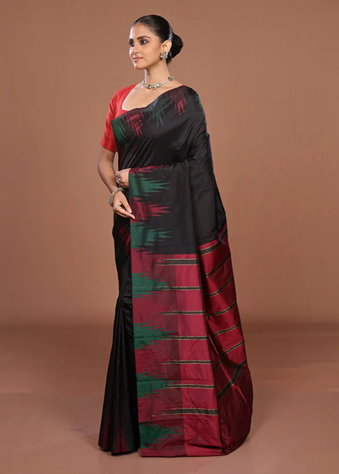 Black Kanjivaram Silk Saree With Blouse Piece - Image 4