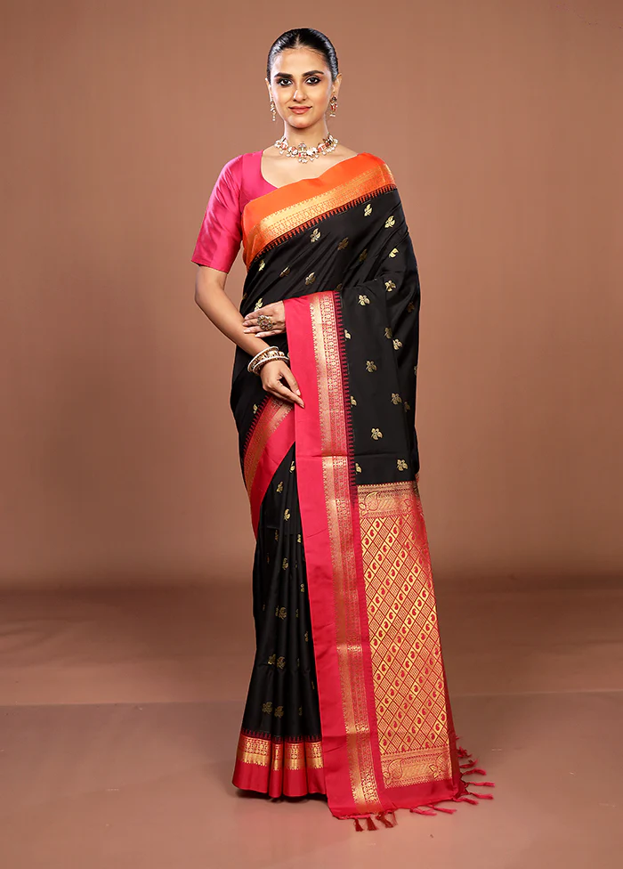 Black Kanjivaram Silk Saree With Blouse Piece - Image 2