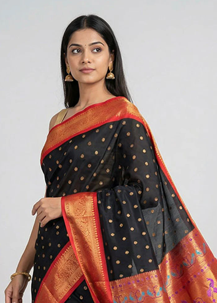 Black Kanjivaram Silk Saree With Blouse Piece - Image 2