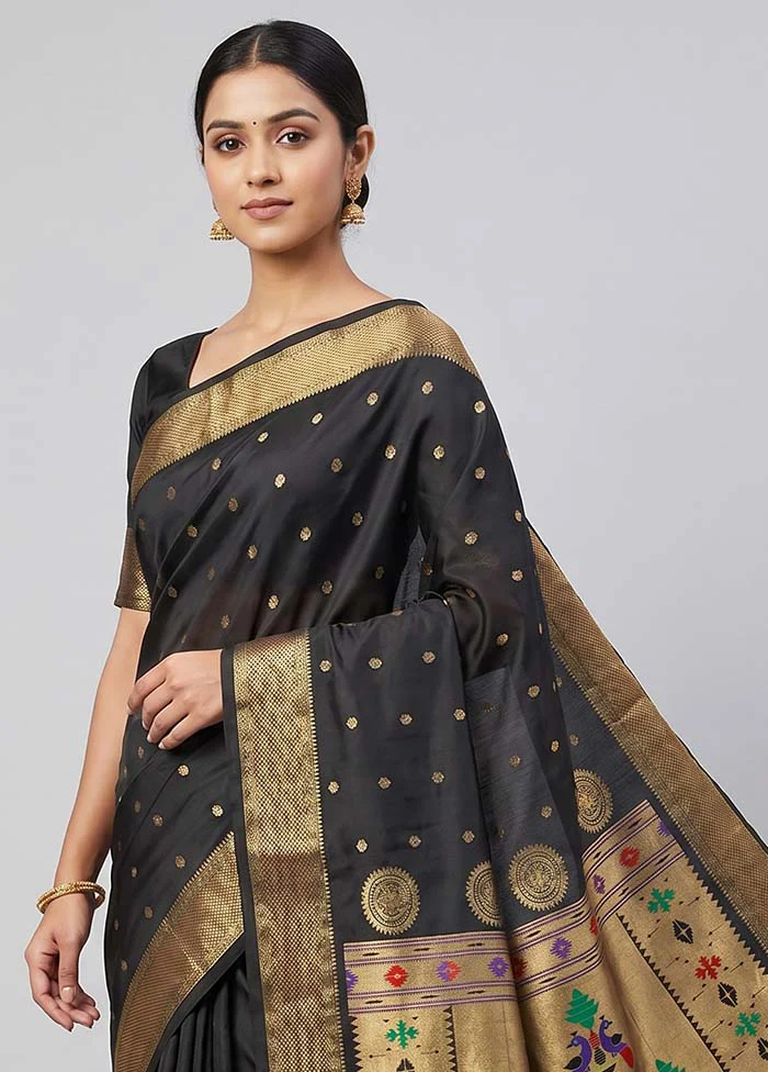 Black Kanjivaram Silk Saree With Blouse Piece - Image 2
