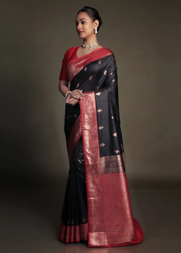 Black Katan Silk Saree With Blouse Piece - Image 4