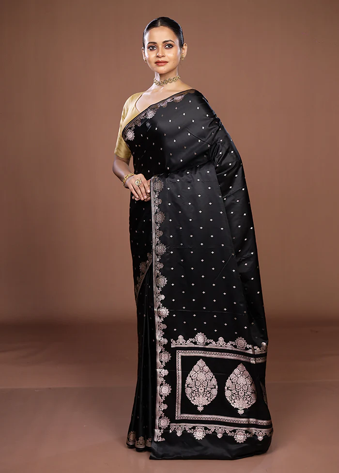 Black Katan Silk Saree With Blouse Piece - Image 4