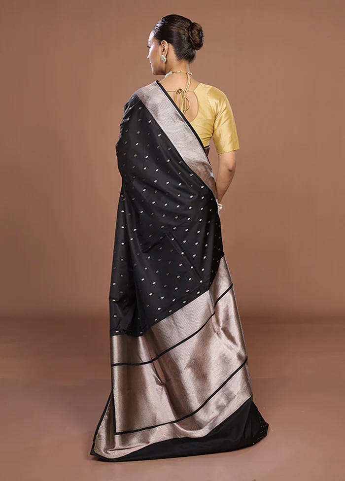 Black Katan Silk Saree With Blouse Piece - Image 3