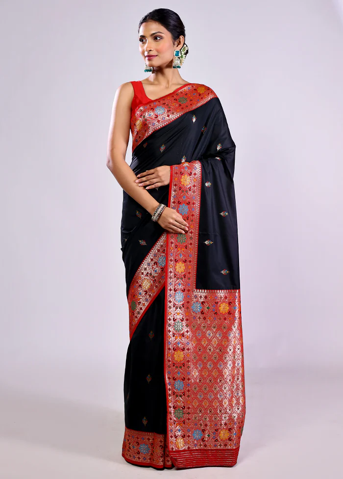 Black Katan Silk Saree With Blouse Piece - Image 3