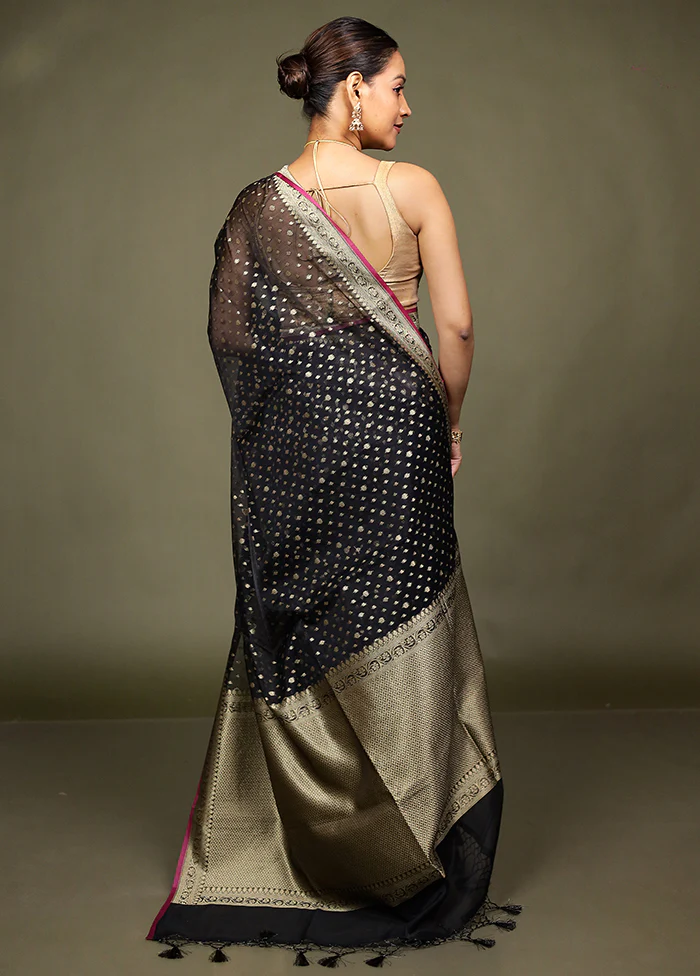 Black Kora Silk Saree With Blouse Piece - Image 3
