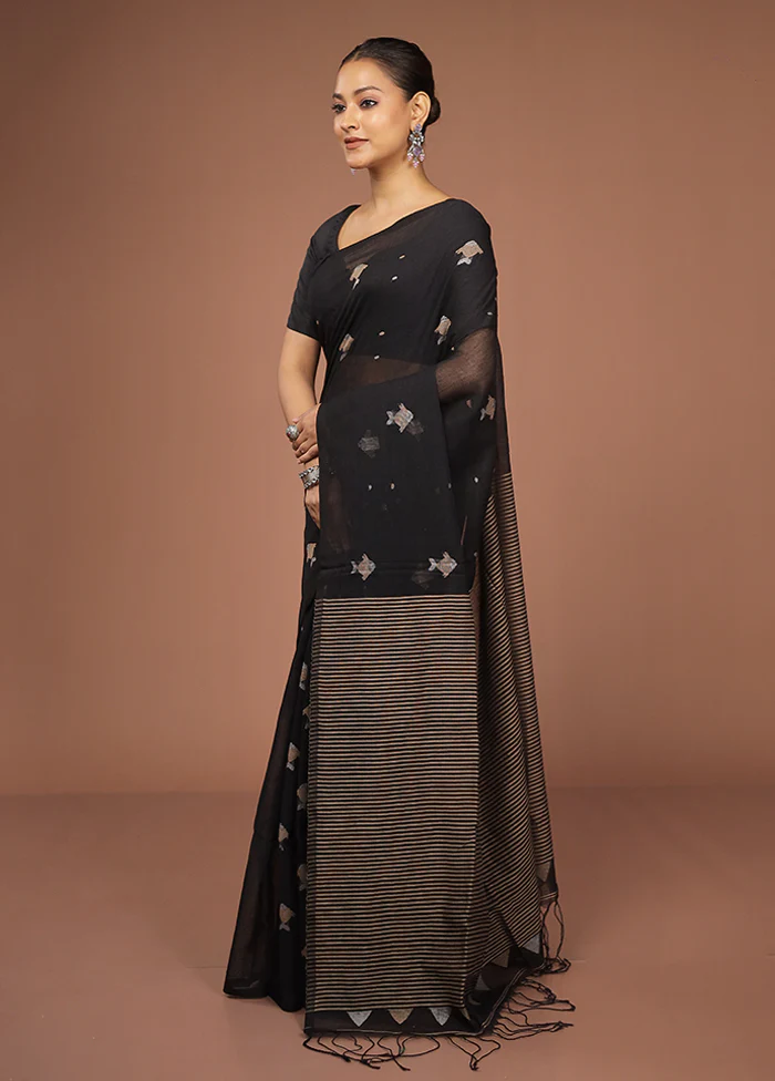 Black Matka Silk Saree With Blouse Piece - Image 4