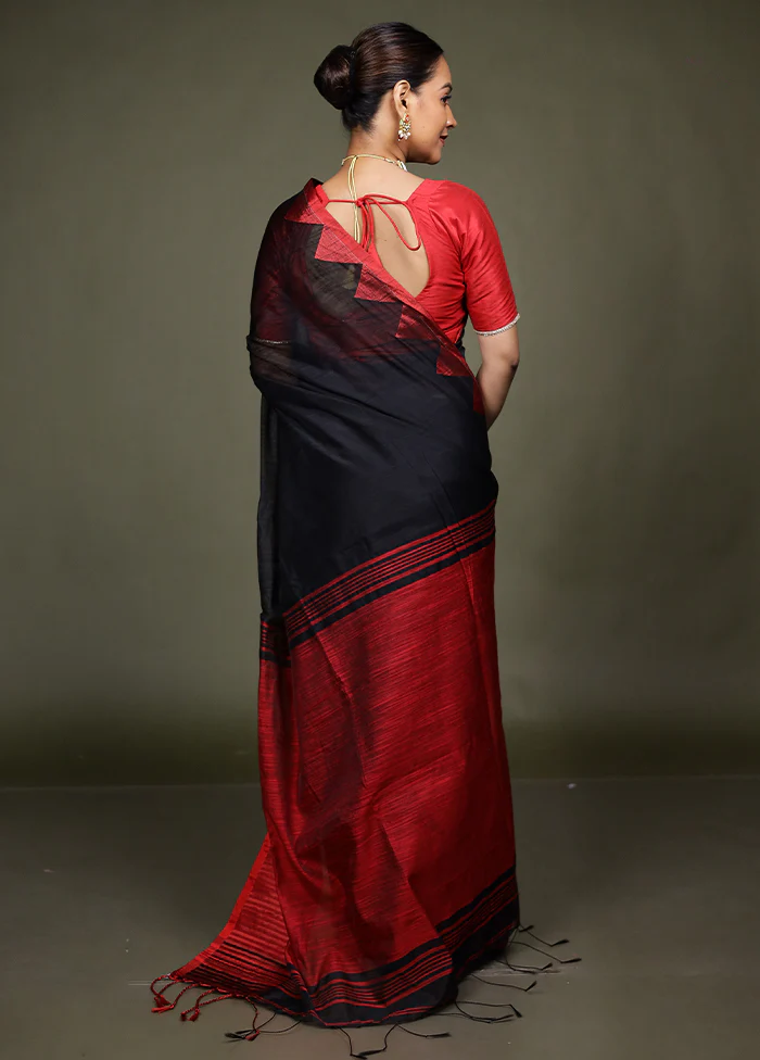 Black Matka Silk Saree With Blouse Piece - Image 3