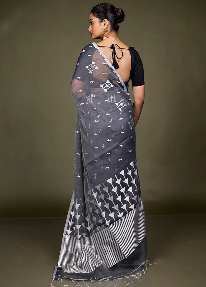 Black Matka Silk Saree With Blouse Piece - Image 3