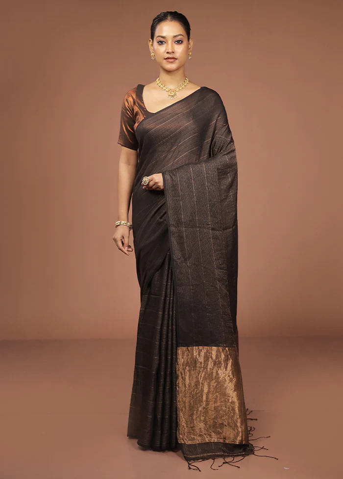 Black Matka Silk Saree With Blouse Piece - Image 2